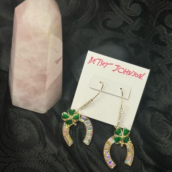 Betsey johnson  horseshoe  shamrock earrings - Picture 10 of 10